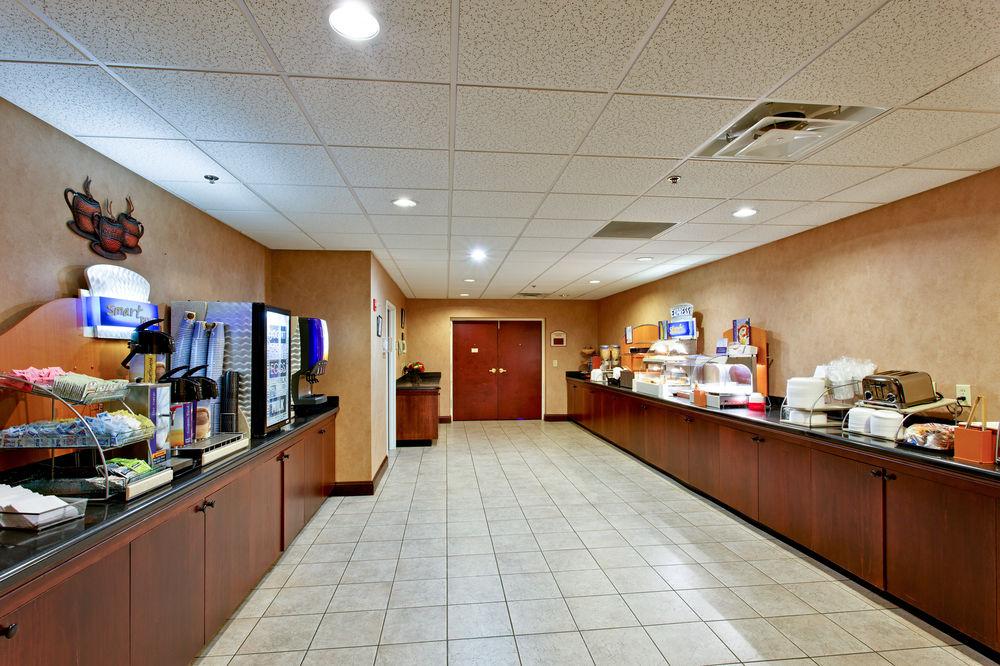 Holiday Inn Express Hotel & Suites Kingsport-Meadowview I-26 By Ihg Екстериор снимка
