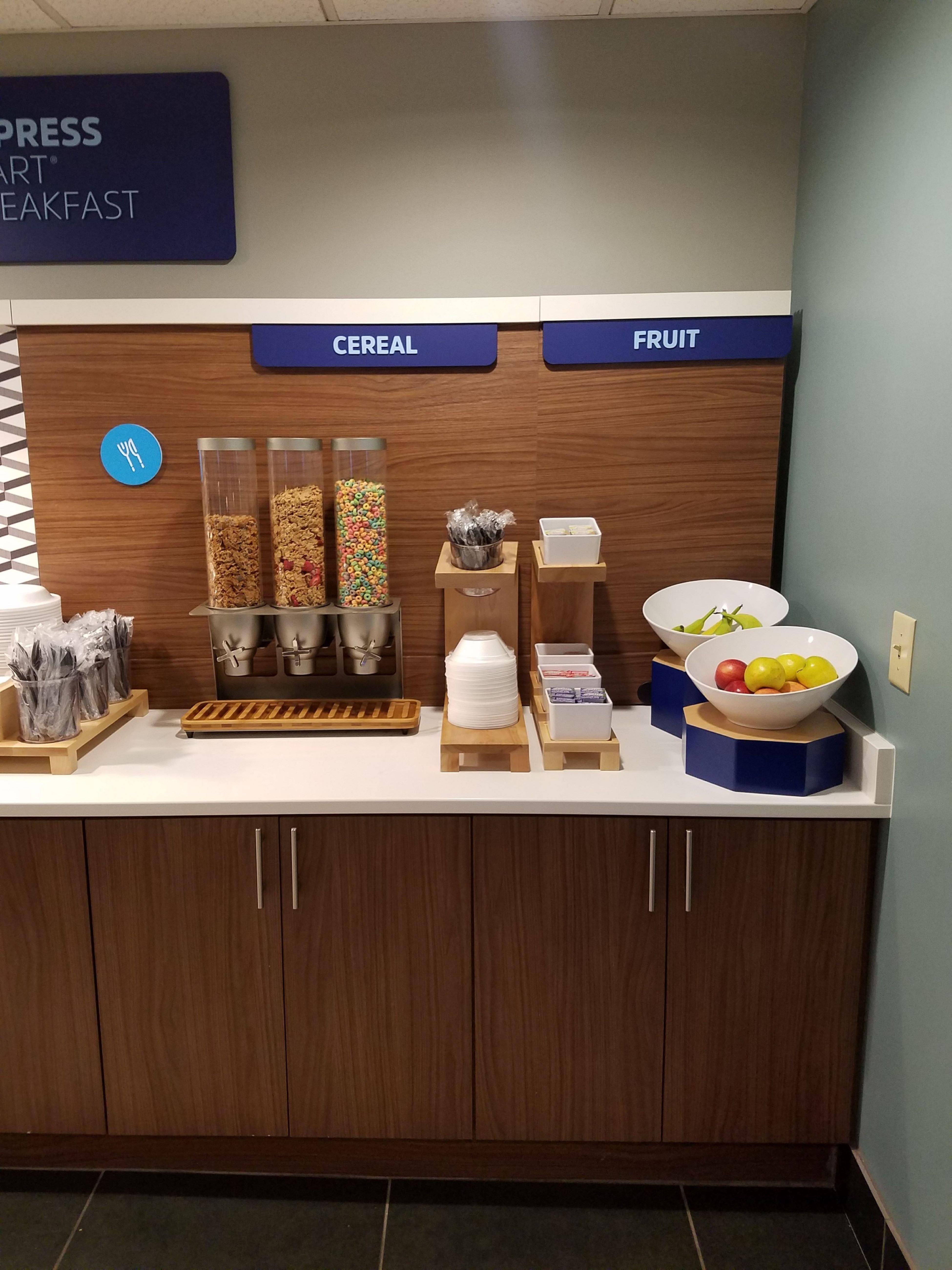 Holiday Inn Express Hotel & Suites Kingsport-Meadowview I-26 By Ihg Екстериор снимка
