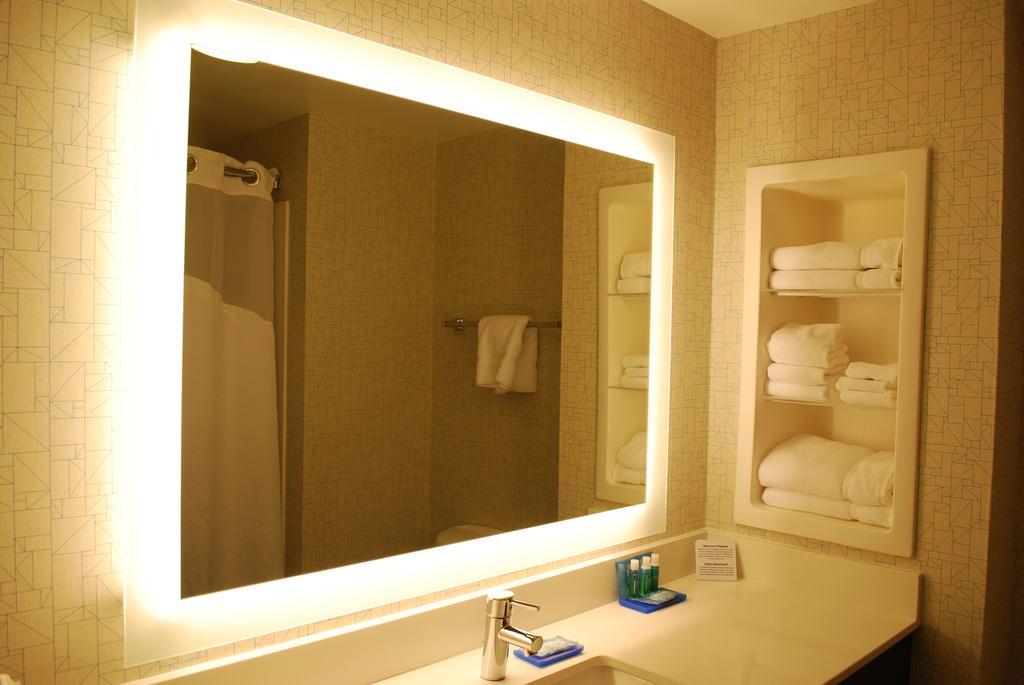 Holiday Inn Express Hotel & Suites Kingsport-Meadowview I-26 By Ihg Екстериор снимка