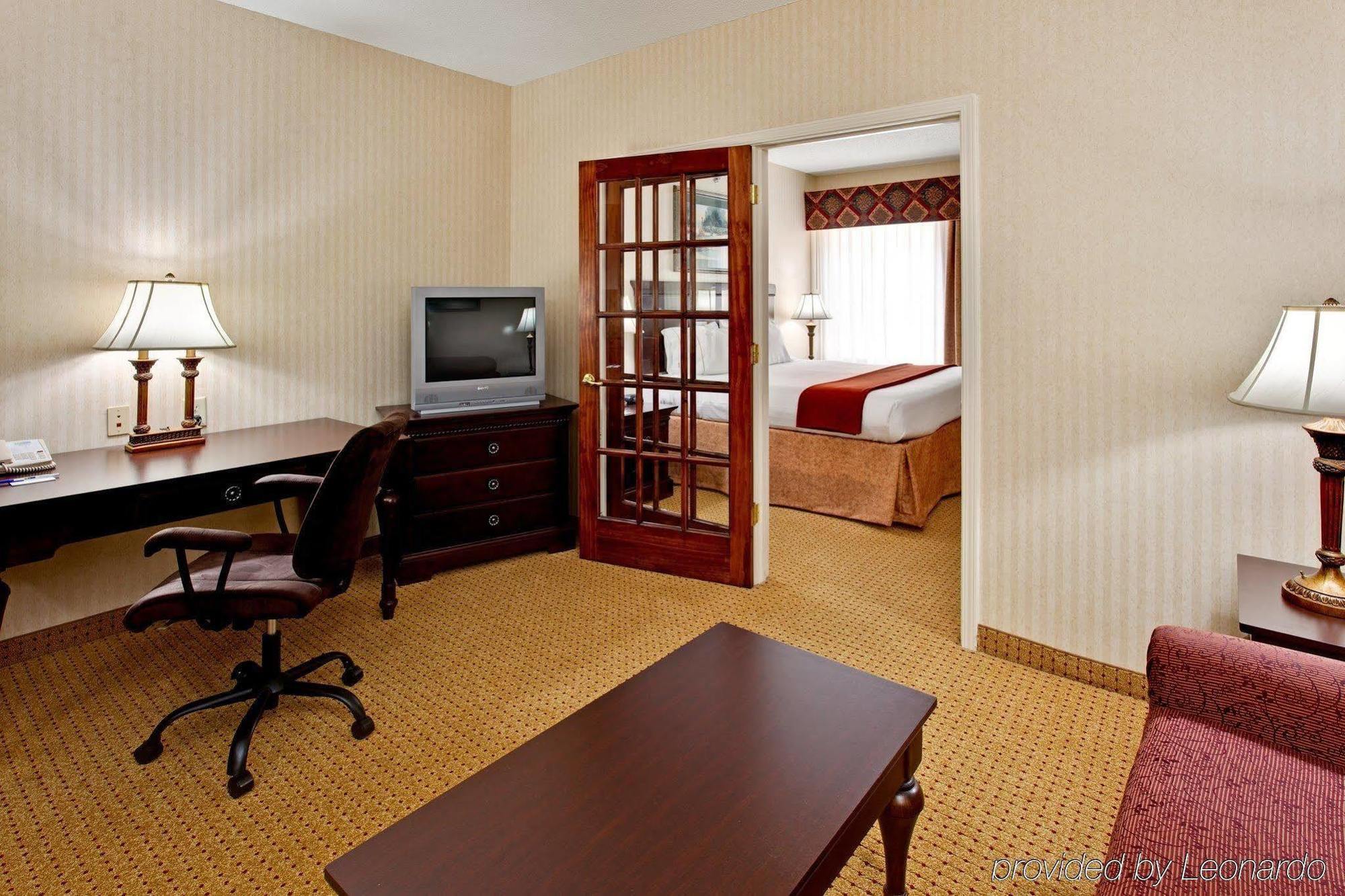 Holiday Inn Express Hotel & Suites Kingsport-Meadowview I-26 By Ihg Екстериор снимка